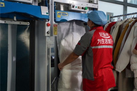 京東洗衣舉辦工廠開(kāi)放日 以科技與服務(wù)雙輪驅(qū)動(dòng)，引領(lǐng)行業(yè)創(chuàng)新與社會(huì)責(zé)任同行